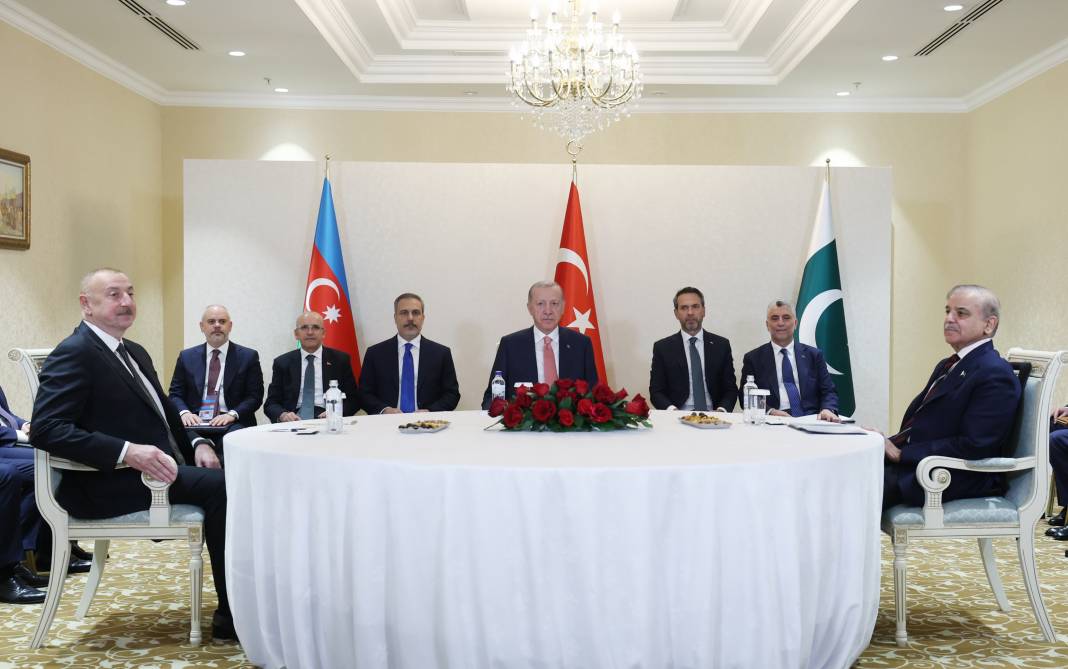 Erdoğan Aliyev ve Şerif ile üçlü toplantı yaptı 17